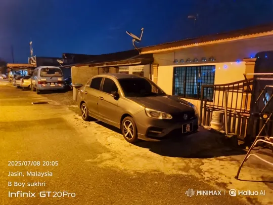 Quiet Night Scene: Residential Street Panorama – AI Generated Video | Hailuo AI