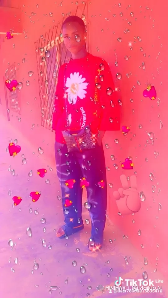 Artistic Tracking Shot in Colorful Pink Corridor – AI Generated Video | Hailuo AI