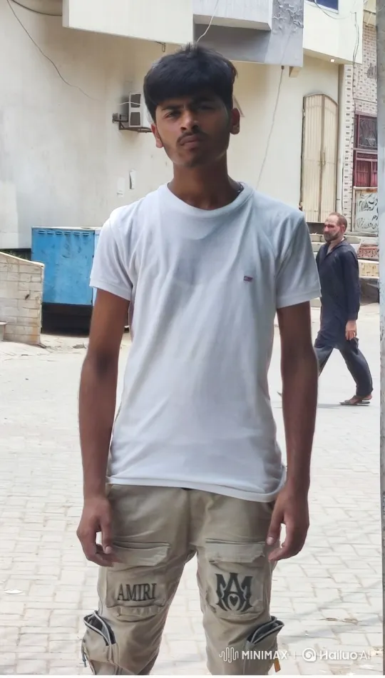 Young Man Enters SUV in Alleyway – AI Generated Video | Hailuo AI