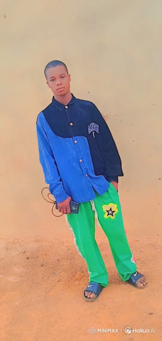 Young Man in Casual Clothing, Camera Movements, Wide-angle Ending – AI Generated Video | Hailuo AI