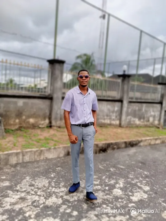 Young Man in Style: From Outdoor Confidence to Skyward Contemplation – AI Generated Video | Hailuo AI