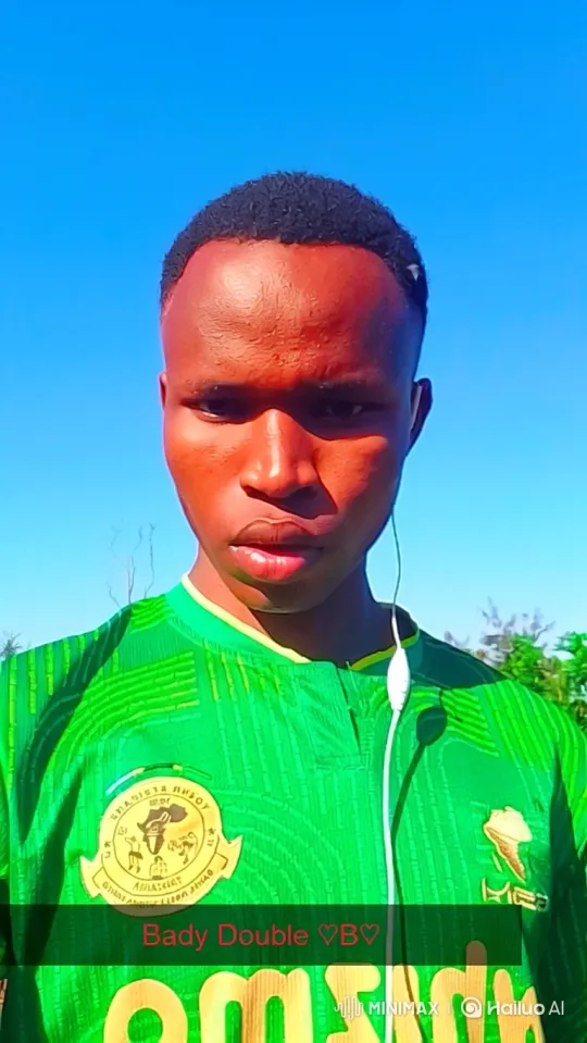 Young Man in Green Jersey看向摄像机 – AI Generated Video | Hailuo AI