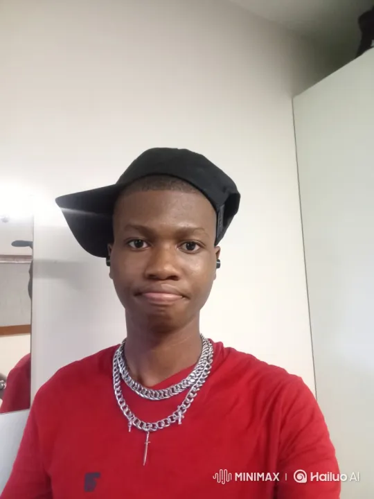 Young Black Man Faced with Crowds and Cameras on City Sidewalk – AI Generated Video | Hailuo AI