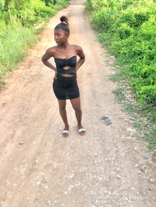 Young Woman Escapes on Motorcycle from Uniformed Men – AI Generated Video | Hailuo AI