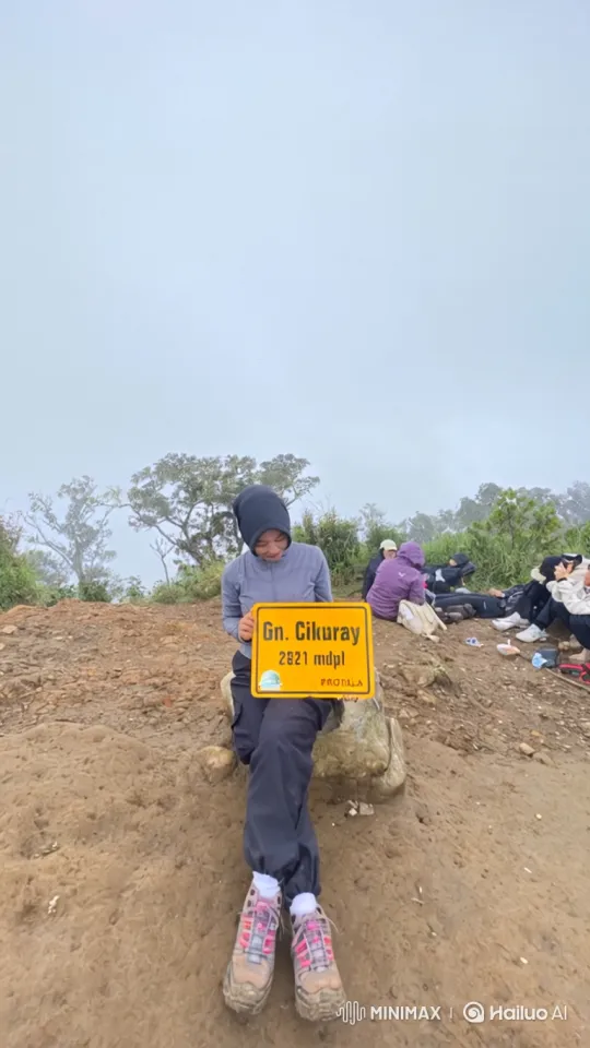 Hiker's Journey: From Mountain Peak to Space View – AI Generated Video | Hailuo AI