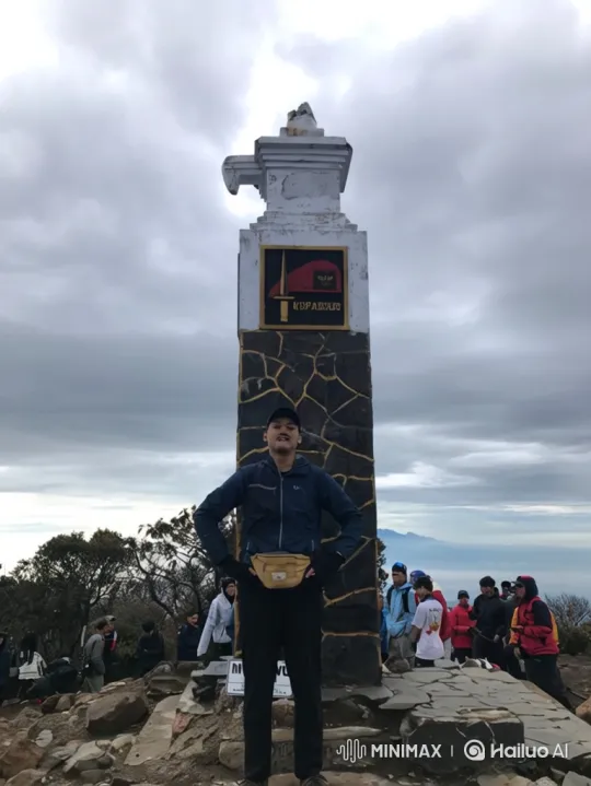 Epic Journey: From Mountain Peak to Cosmic View – AI Generated Video | Hailuo AI