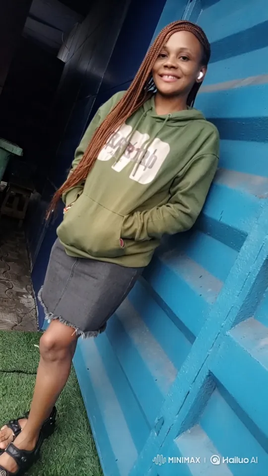 Young Woman Prepares for a Drive in Her Jeep – AI Generated Video | Hailuo AI