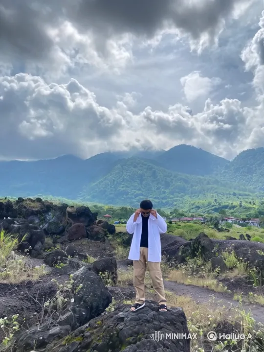 Epic Journey: From Man on Mountain to Earth's Overview – AI Generated Video | Hailuo AI