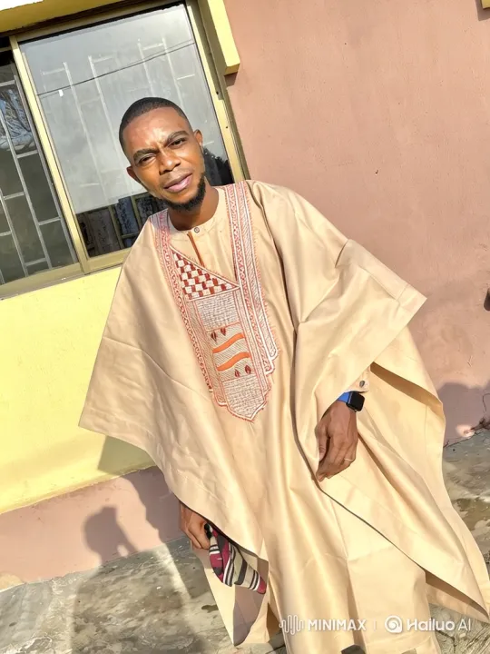 Man in Traditional Attire Enters Car and Drives Away – AI Generated Video | Hailuo AI
