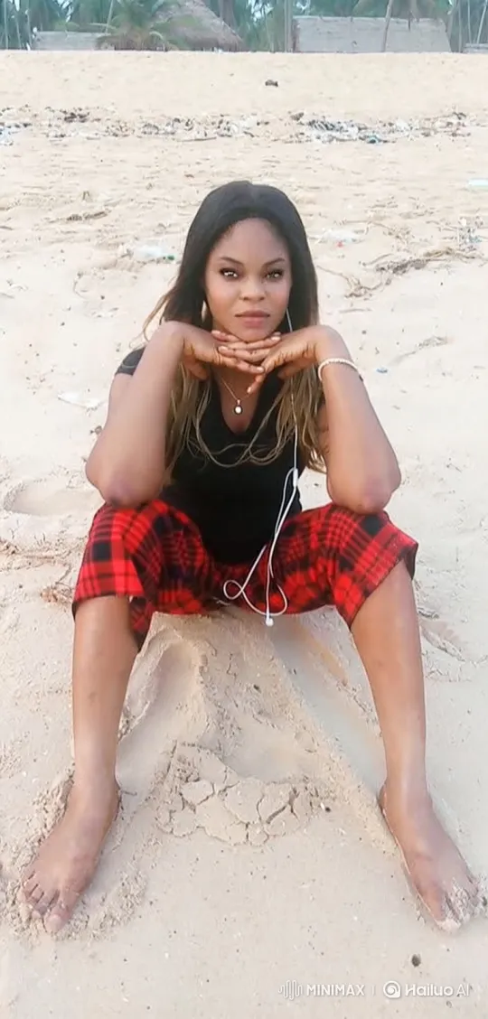 Woman on Beach Gets Into SUV and Drives Away – AI Generated Video | Hailuo AI