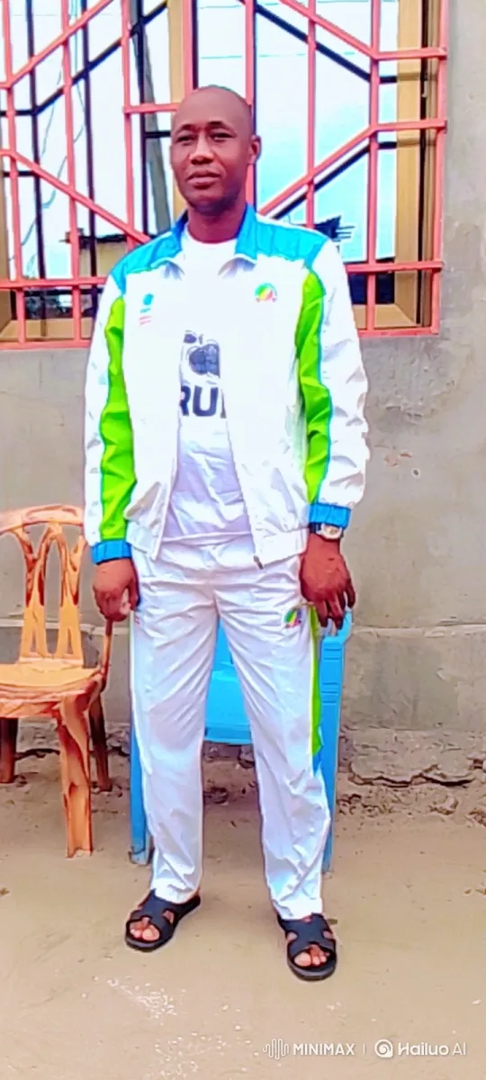 Man in White Tracksuit Enters Sedan – AI Generated Video | Hailuo AI