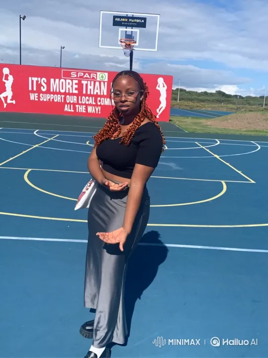 Woman Fleeing from Lion on Basketball Court – AI Generated Video | Hailuo AI