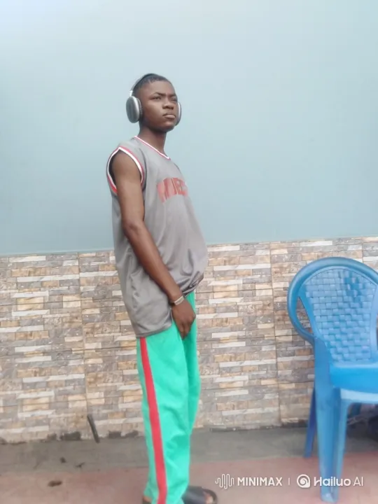 Young Man Enters Car with Calm Demeanor – AI Generated Video | Hailuo AI