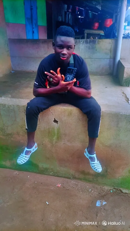 Young Man on Concrete Ledge: A Study in Style and Expression – AI Generated Video | Hailuo AI