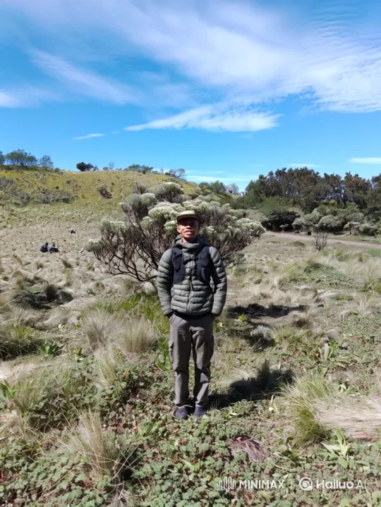 Ascend to Space: A Journey from Mountain Peak to Earth's Orbit – AI Generated Video | Hailuo AI