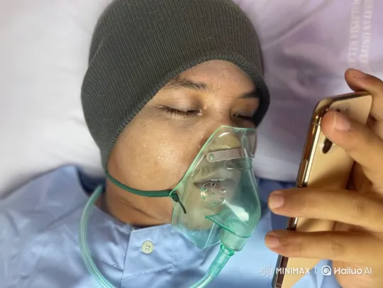 Man in Hospital Bed Passes Away with Smartphone – AI Generated Video | Hailuo AI
