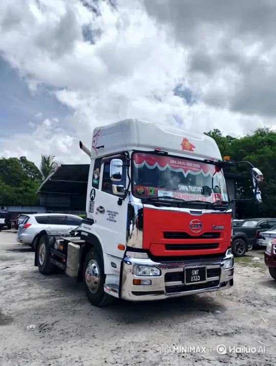 Custom Semi-Truck Lowering and Rising Demonstration – AI Generated Video | Hailuo AI