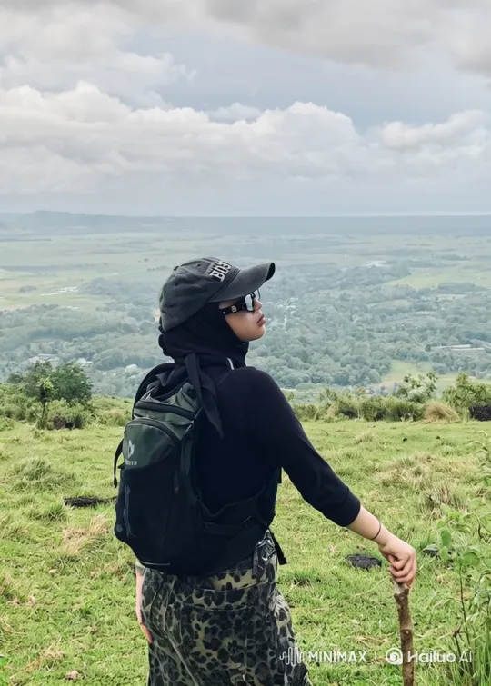 From Mountain Peak to Earth's Orbit: A Cinematic Journey – AI Generated Video | Hailuo AI