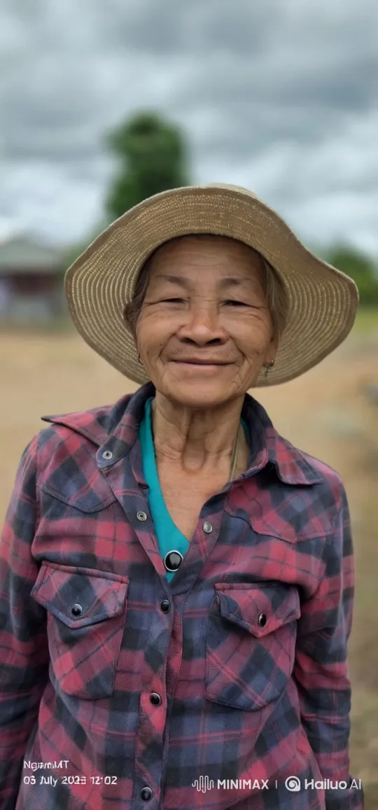 Smiling Elderly Woman in Serene Countryside – AI Generated Video | Hailuo AI