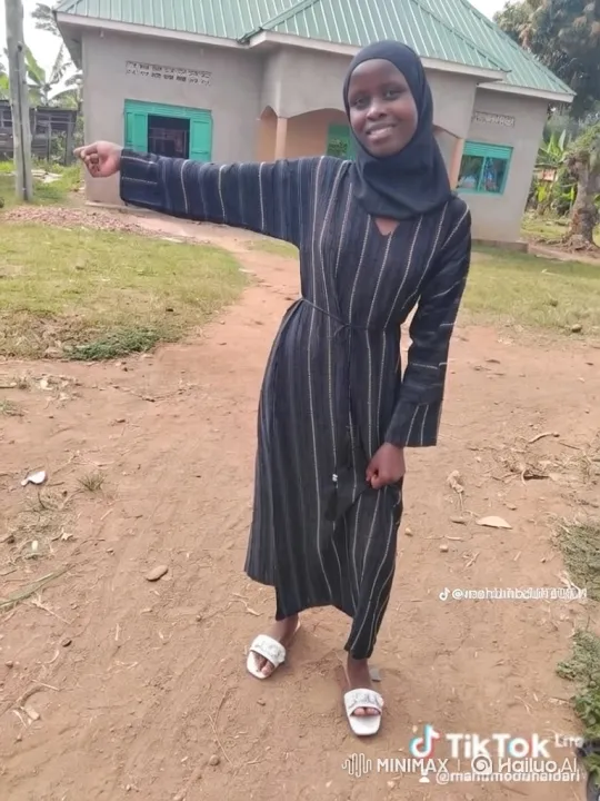 Young Woman Showcases New SUV in Rural Setting – AI Generated Video | Hailuo AI