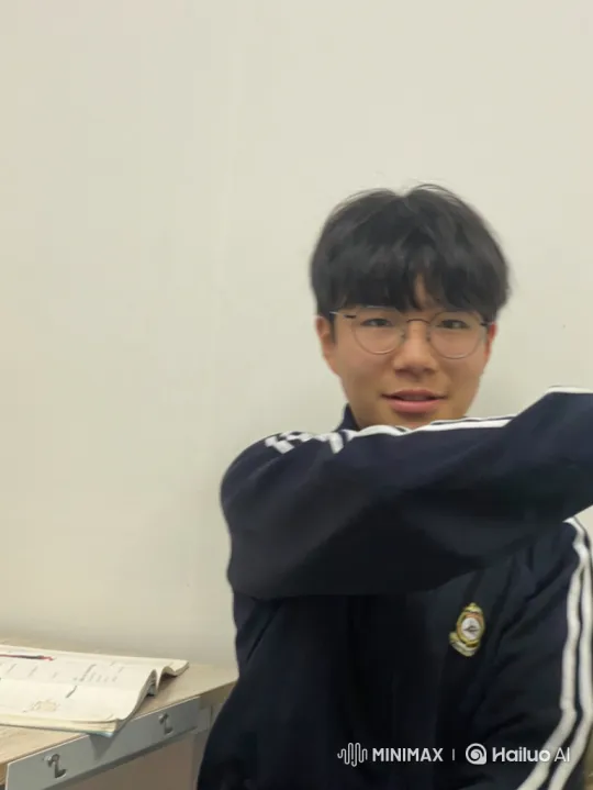 Young Man in Tracksuit Performs Confident Dance Routine – AI Generated Video | Hailuo AI