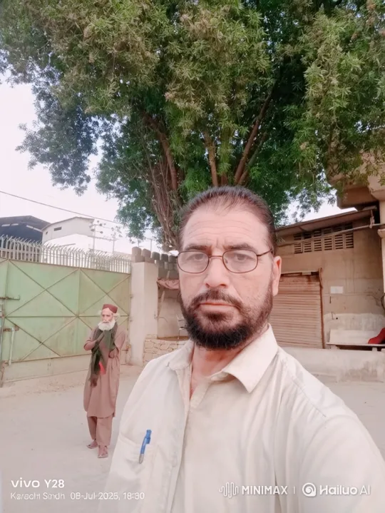Middle-Aged Man Films Selfie with Background Motion – AI Generated Video | Hailuo AI