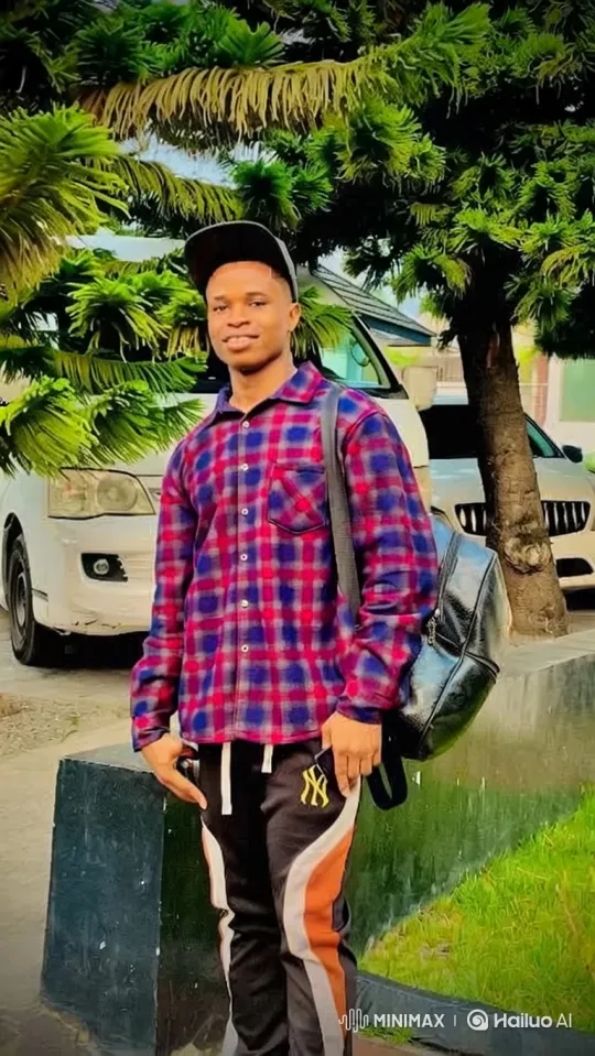 Young Man in Plaid Shirt Drives White Mercedes-Benz GLK350 – AI Generated Video | Hailuo AI