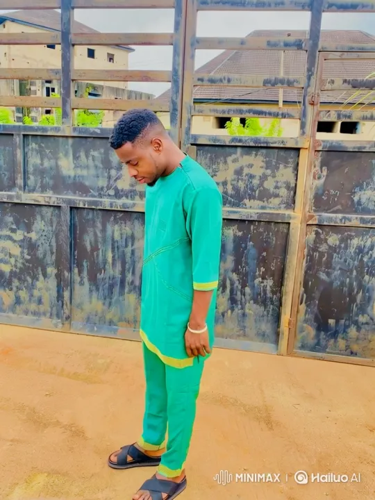 Young Man in Green Suit Enters Black Mercedes G 63 – AI Generated Video | Hailuo AI