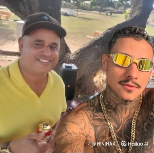 Affectionate Moment Between Two Men in Sunny Outdoor Setting – AI Generated Video | Hailuo AI