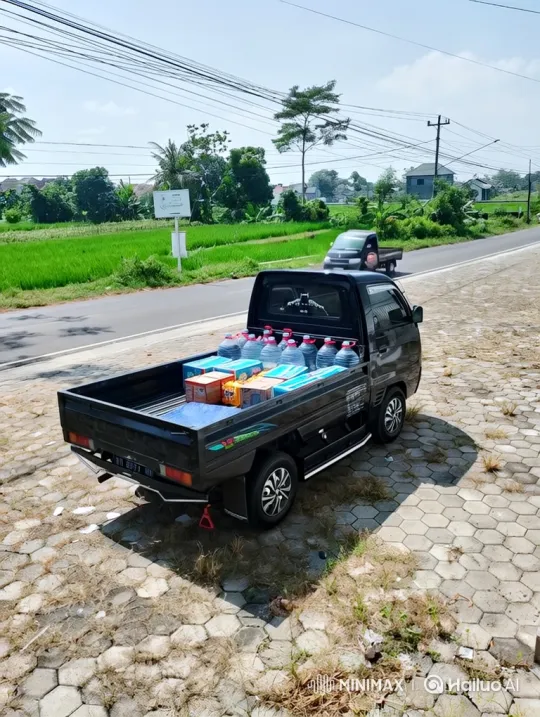 Black Pickup Truck Simulates Air Suspension Deflation – AI Generated Video | Hailuo AI