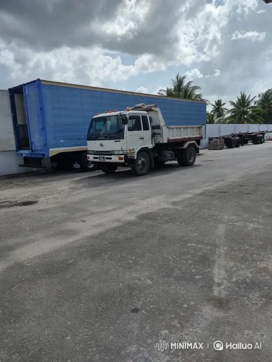 Air Suspension Deflation in Trucks: Smooth Lowering – AI Generated Video | Hailuo AI