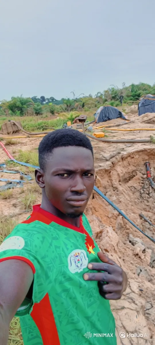 Young Man in Green Jersey Reflects in Outdoor Selfie – AI Generated Video | Hailuo AI