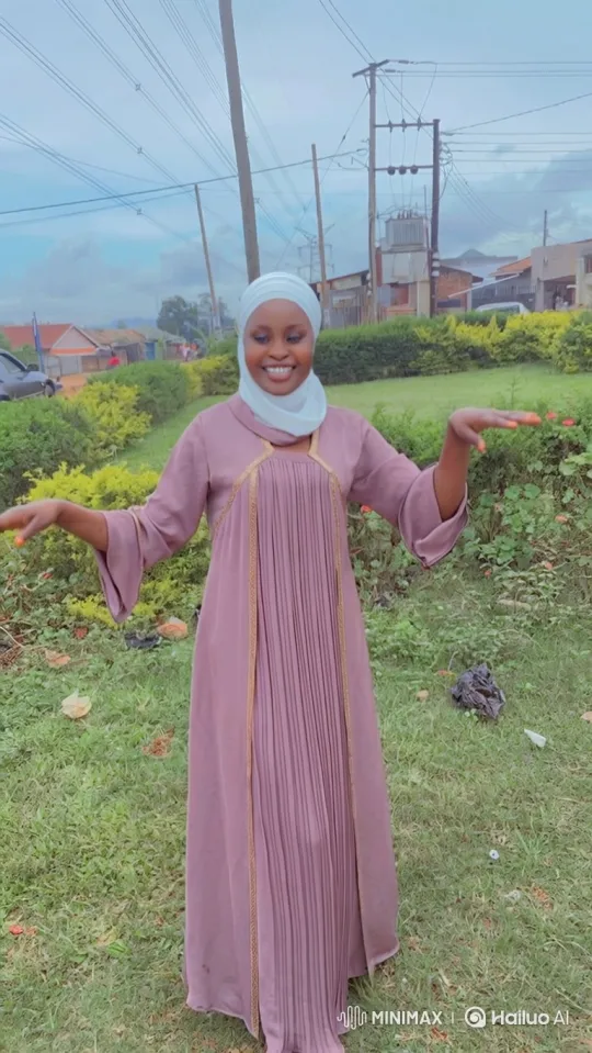 Woman in Dress Welcomes Viewers with Luxury SUV in Background – AI Generated Video | Hailuo AI