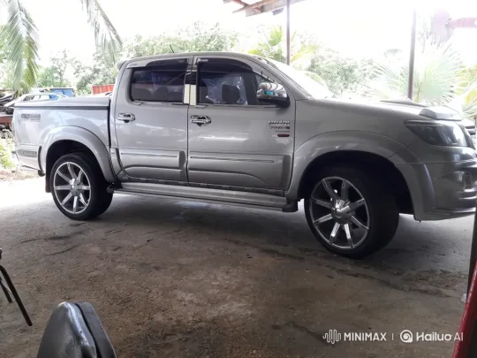 Custom Silver Pickup Truck Lowering Its Suspension – AI Generated Video | Hailuo AI