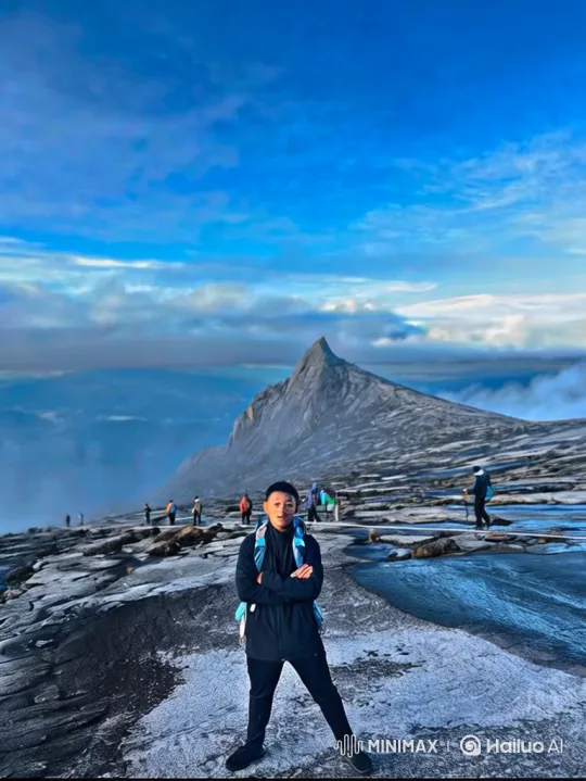 Panoramic Journey from Mountain to Earth in Space – AI Generated Video | Hailuo AI