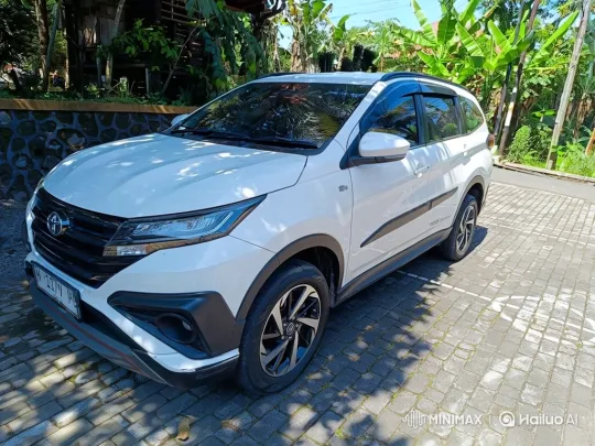 SUV Transforms with Smooth Lowering of Chassis – AI Generated Video | Hailuo AI