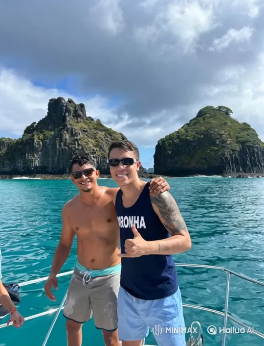 Boat Day: Buddies and a Playful Splash – AI Generated Video | Hailuo AI