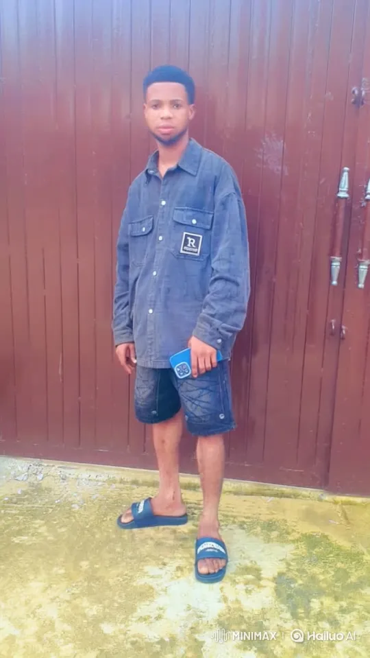 Young Man Approaches Parked Car, Prepares to Enter – AI Generated Video | Hailuo AI