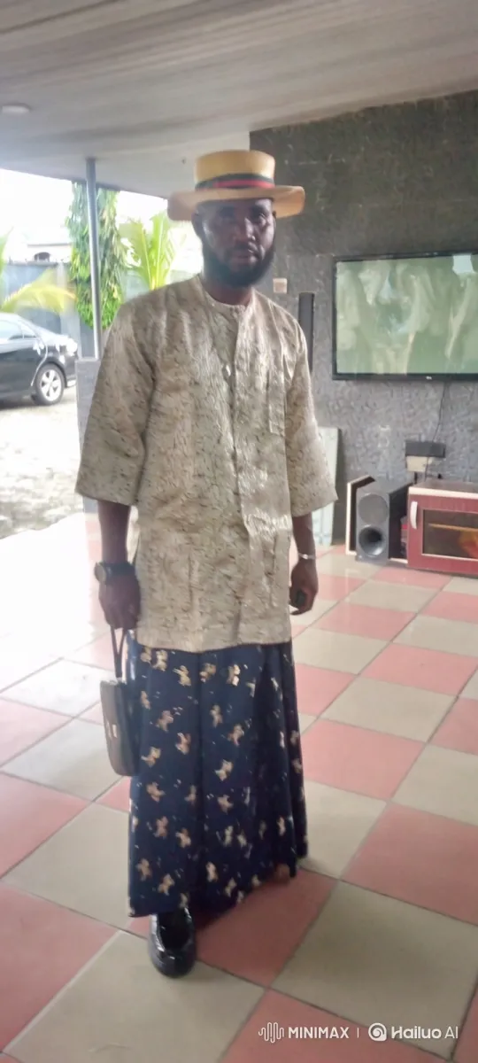 Man in Patterned Attire Enters Car, Drives Away – AI Generated Video | Hailuo AI