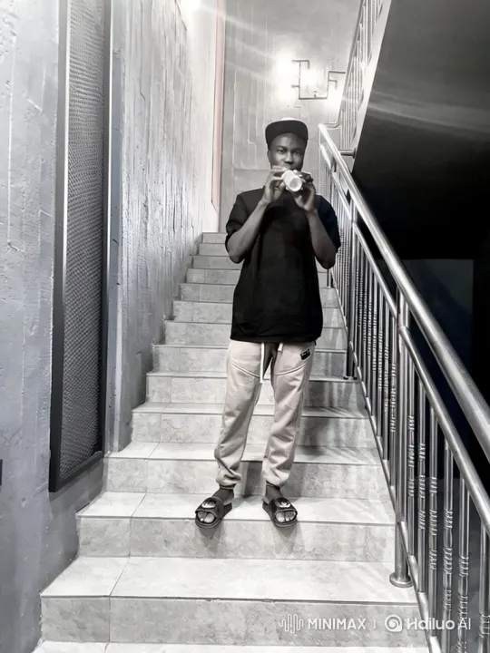 Couple Walks Up Stairs in Harmonious Synchronization – AI Generated Video | Hailuo AI