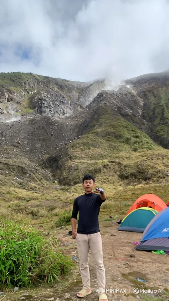Earth's Grandeur: From Mountain Peak to Cosmic Sphere – AI Generated Video | Hailuo AI