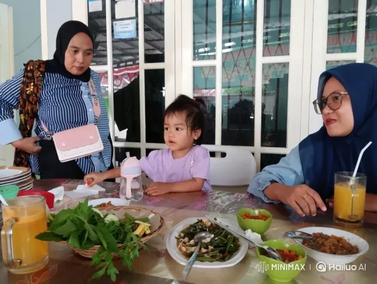 Quiet Dining Moment with Two Women and a Child – AI Generated Video | Hailuo AI