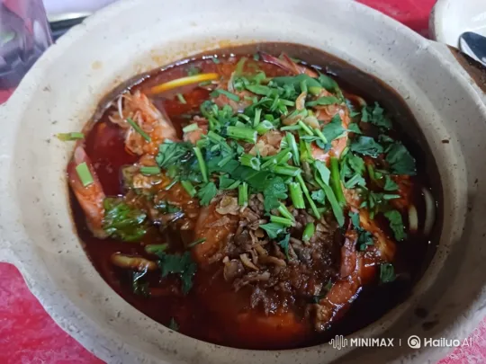 Savory Shrimp Dish in Rustic Clay Pot – AI Generated Video | Hailuo AI