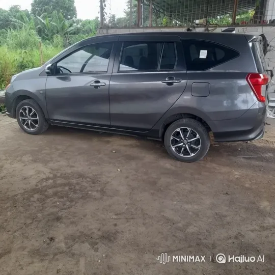 Car's Air Suspension Demonstrates Height Adjustment – AI Generated Video | Hailuo AI