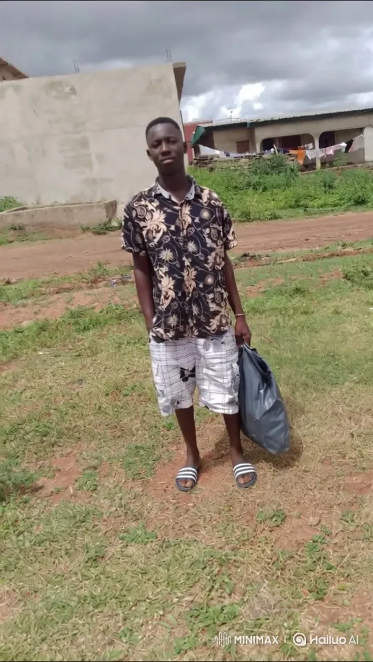 Young Man Enters Luxury SUV and Drives Away – AI Generated Video | Hailuo AI