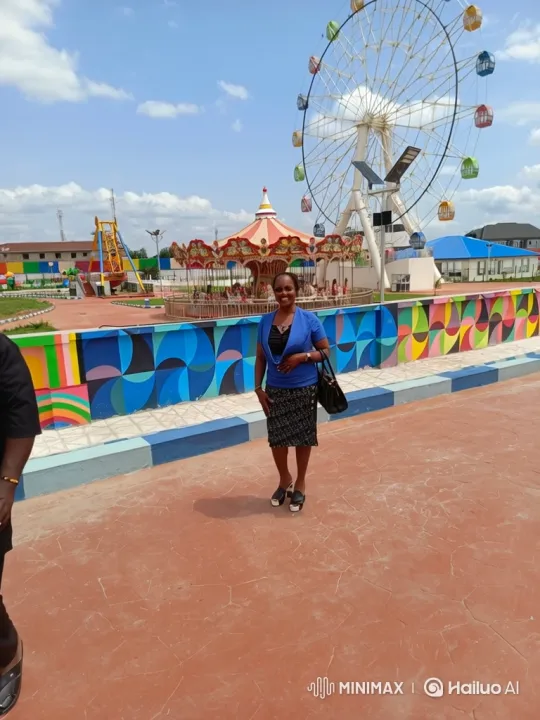 Amusement Park: A Joyful Woman in a Lively Setting – AI Generated Video | Hailuo AI