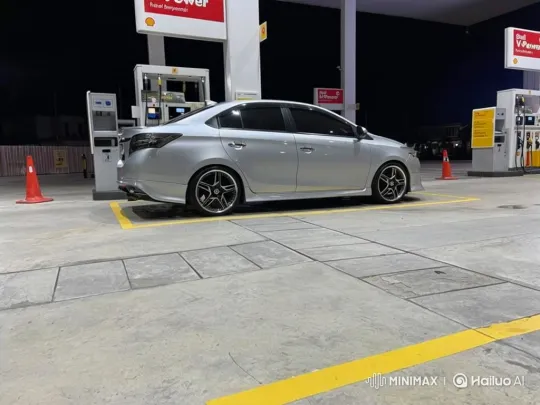 Silver Sedan Transformation at Night Gas Station – AI Generated Video | Hailuo AI