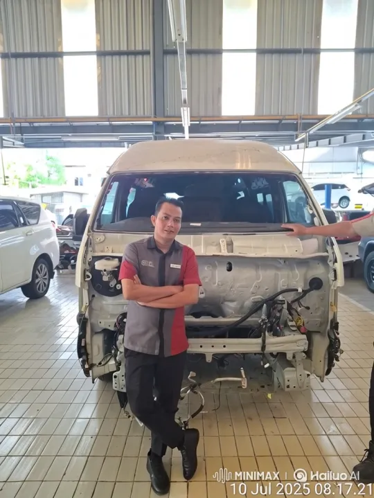 Mechanic and Van: From Shop to Panoramic Sky View – AI Generated Video | Hailuo AI