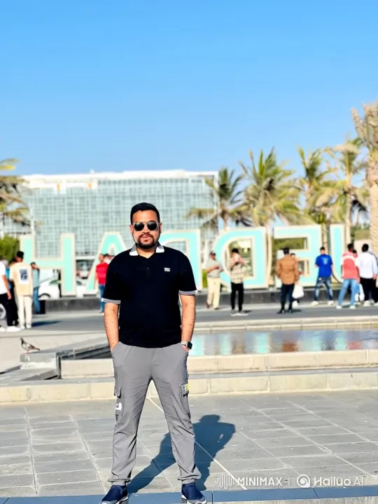 Man in Sunglasses Drives Through Modern Cityscape – AI Generated Video | Hailuo AI