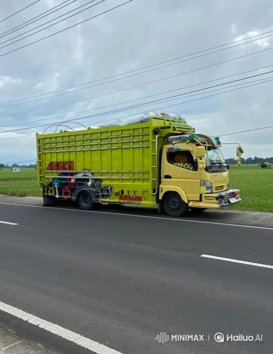 Custom Truck Demonstrates Air Suspension Lowering – AI Generated Video | Hailuo AI